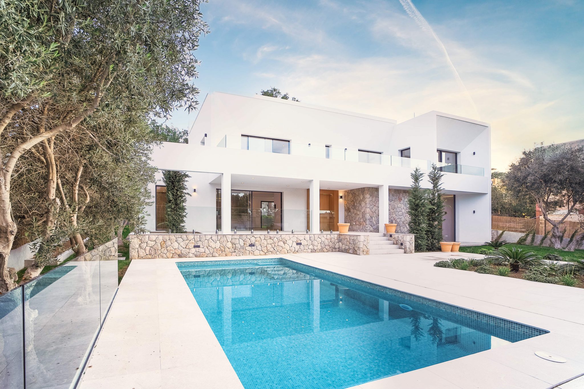 Santa Ponsa: Komplett sanierte Villa mit Pool