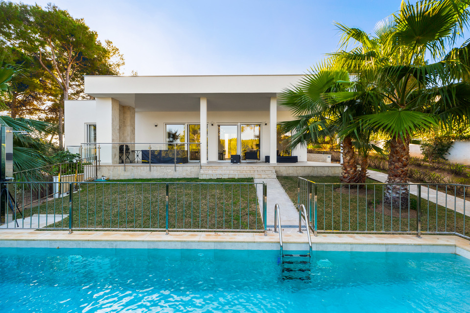 Beautiful modern villa in Santa Ponsa with great panoramic views and Mediterranean garden.