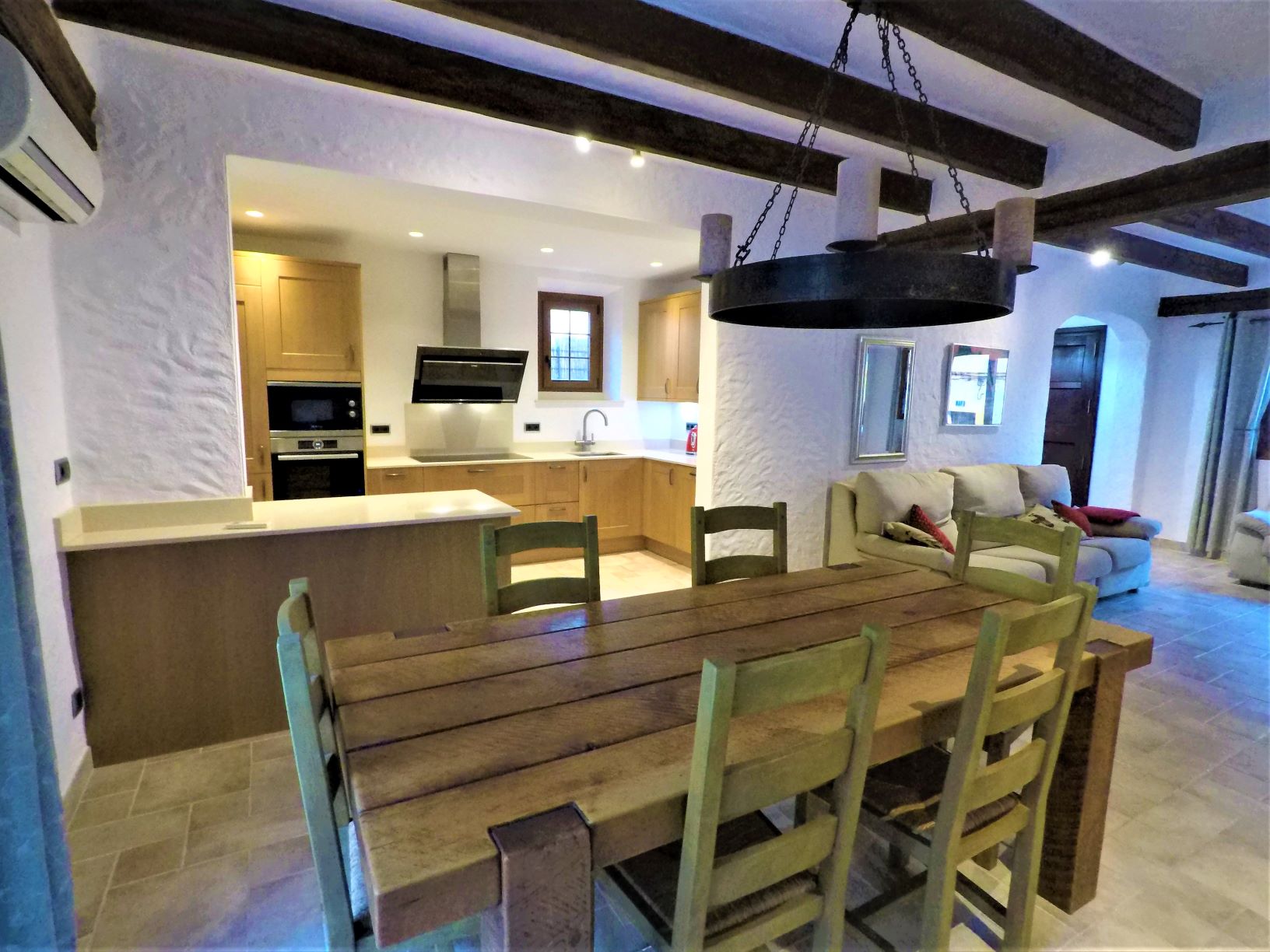 Cozy village house for rent in the popular S’Arraco