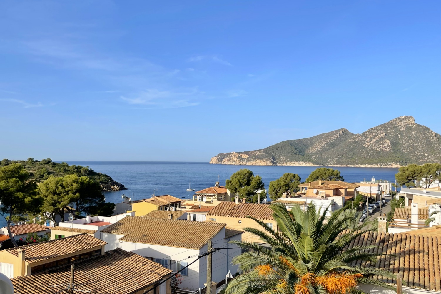 San Telmo: Large penthouse for renovation with sensational sea views