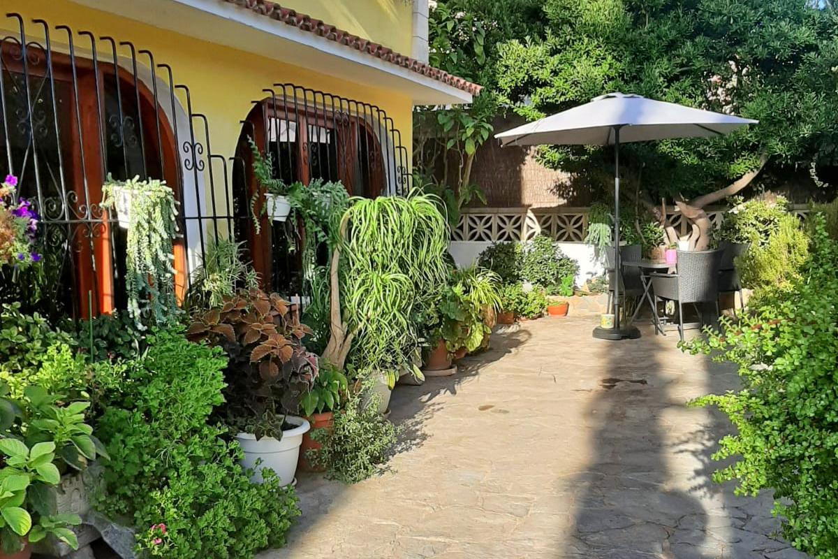 Paguera: Amplio apartamento en planta baja cerca del bulevar