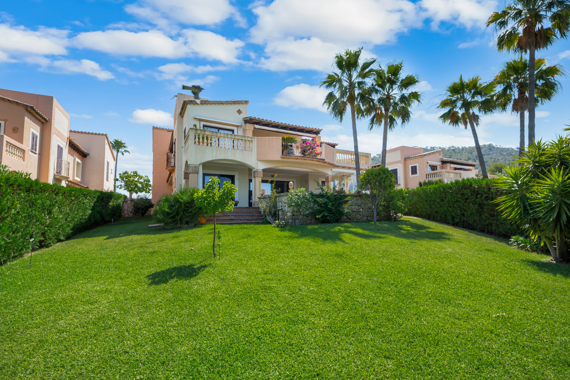 Santa Ponsa: Apartamento de lujo con jardín privado y muchos extras